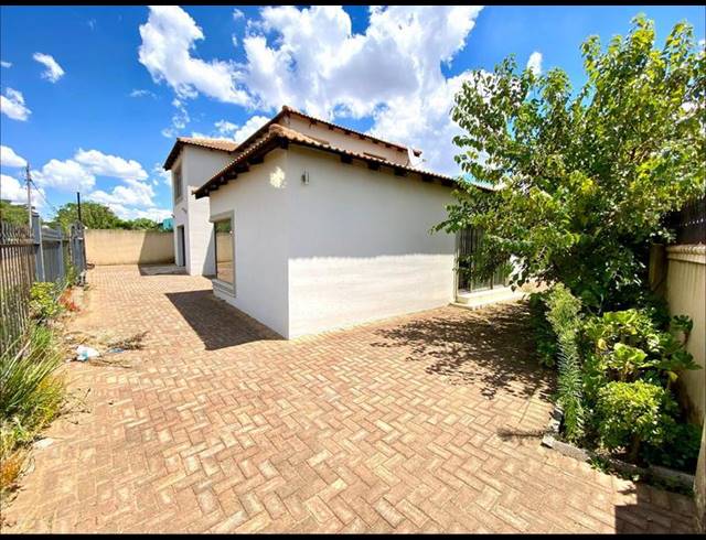 6 BEDROOM HOUSE FOR SALE IN MID ENNERDALE